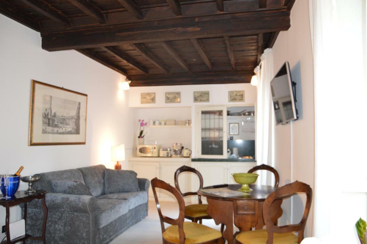 Historic Center - Elegant Apartment With Charming Antiques - Raffaello Inn Roma Exterior foto