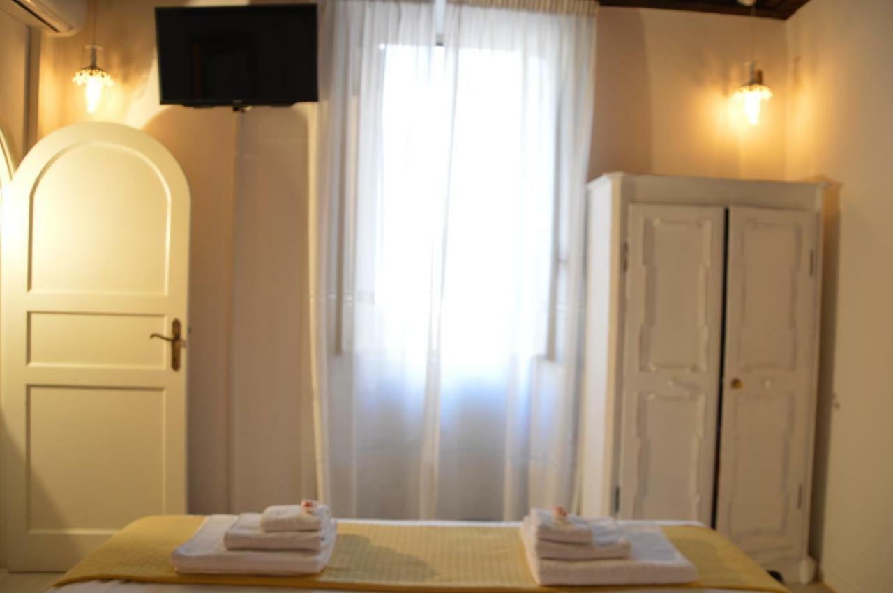 Historic Center - Elegant Apartment With Charming Antiques - Raffaello Inn Roma Exterior foto