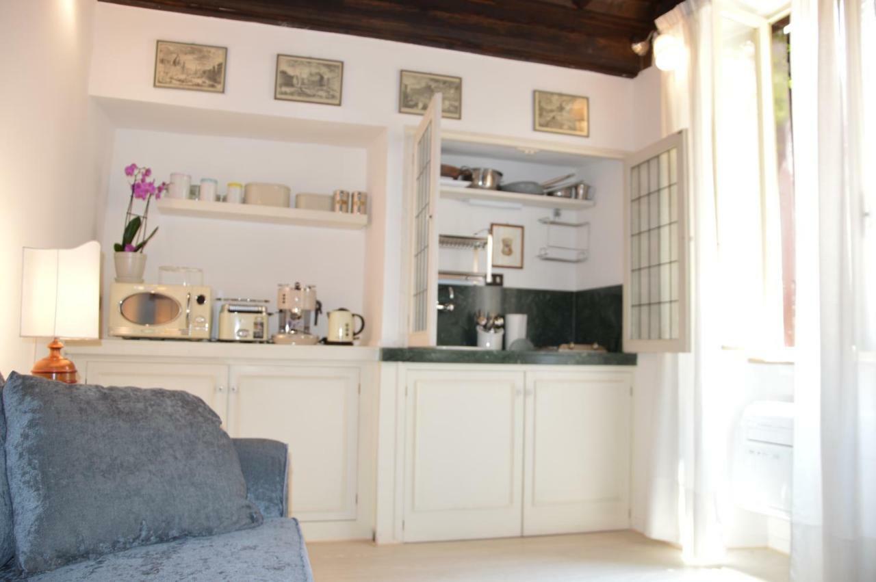 Historic Center - Elegant Apartment With Charming Antiques - Raffaello Inn Roma Exterior foto
