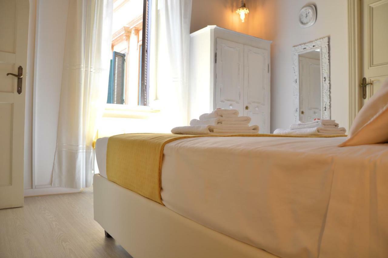 Historic Center - Elegant Apartment With Charming Antiques - Raffaello Inn Roma Exterior foto