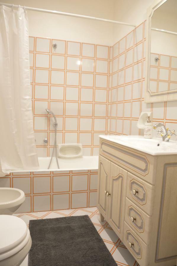 Historic Center - Elegant Apartment With Charming Antiques - Raffaello Inn Roma Exterior foto