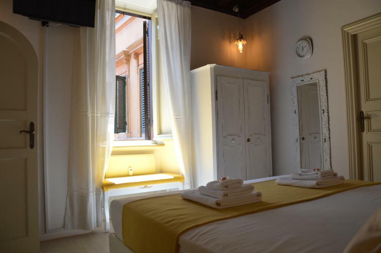 Historic Center - Elegant Apartment With Charming Antiques - Raffaello Inn Roma Exterior foto