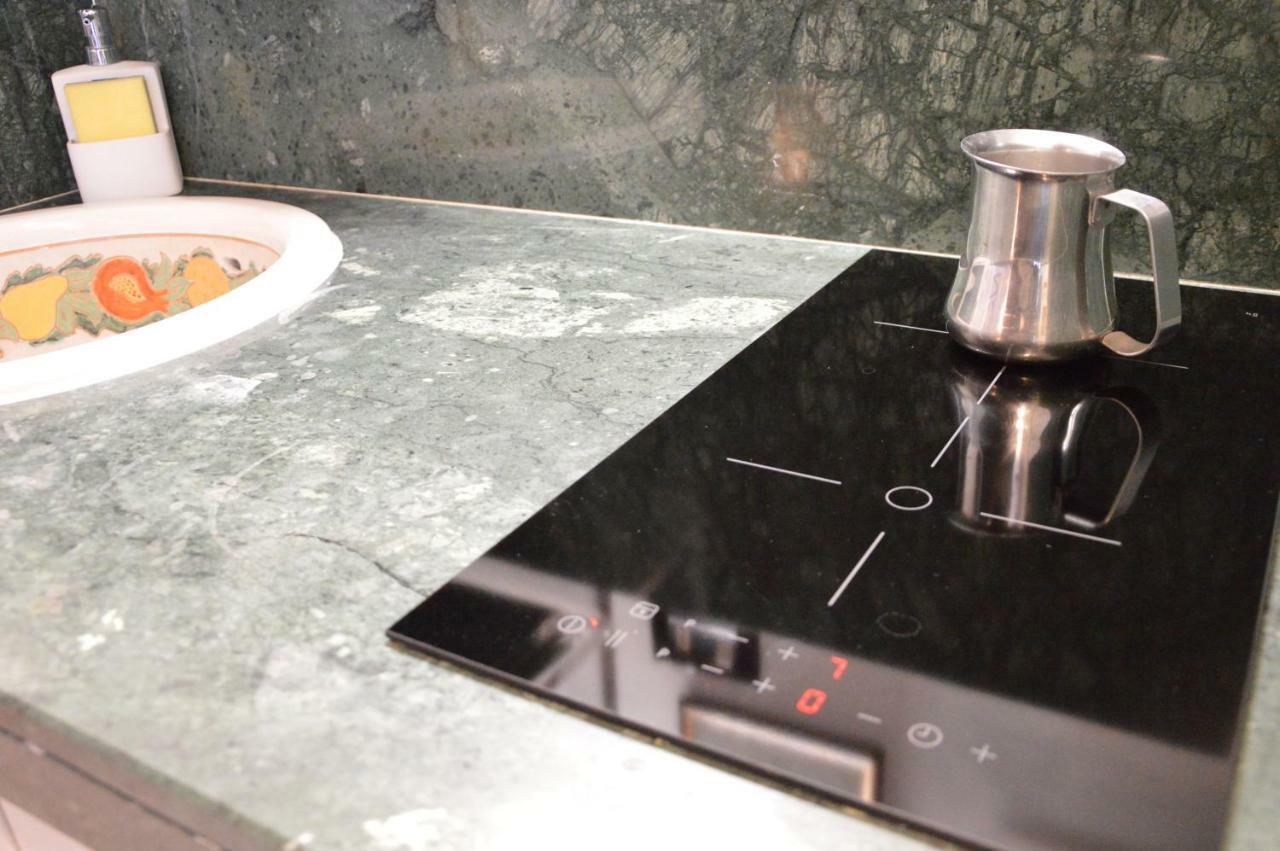 Historic Center - Elegant Apartment With Charming Antiques - Raffaello Inn Roma Exterior foto